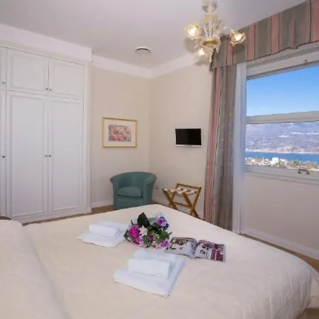 Villa Sleeps 10 Pool Air Con Baveno