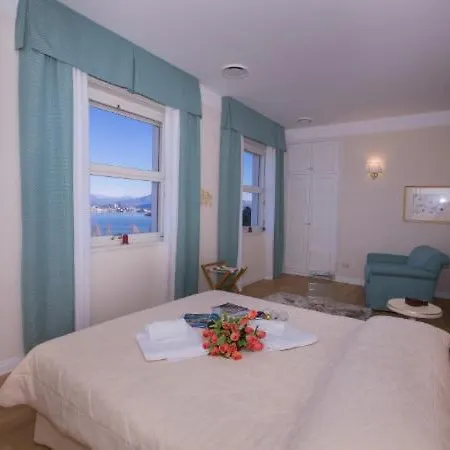 Sleeps 10 Pool Air Con Baveno