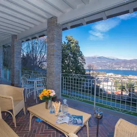 Sleeps 10 Pool Air Con Baveno